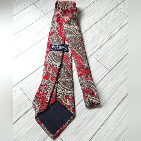 Vintage Burberry Pure Silk Necktie in Red and Blue Paisley - Picture 6 of 10
